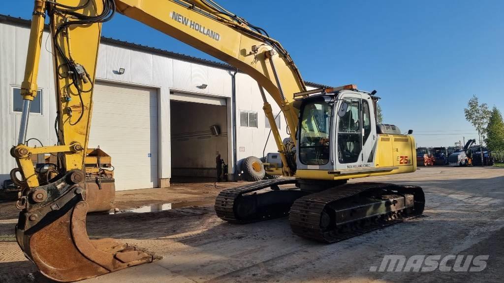 New Holland E 215 B 大型油圧ショベル12t以上（パワーショベル・ユンボ）