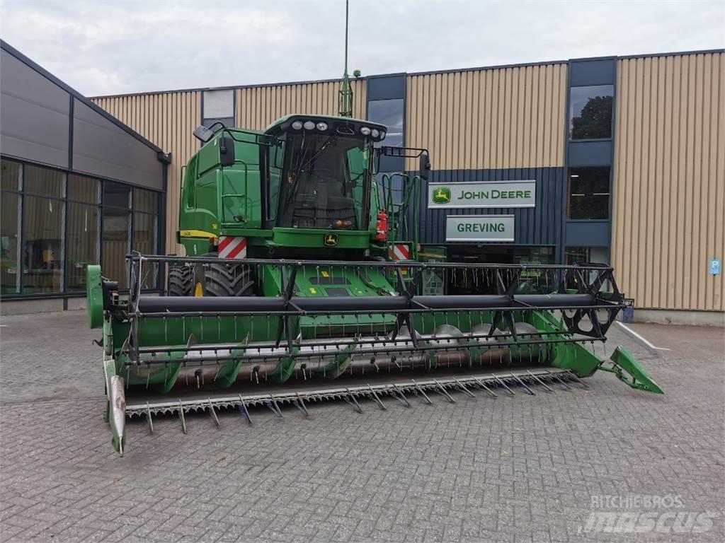 John Deere T560 コンバイン