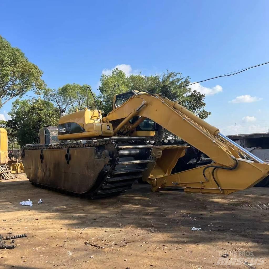CAT 320 C 水陸両用油圧ショベル、ユンボ