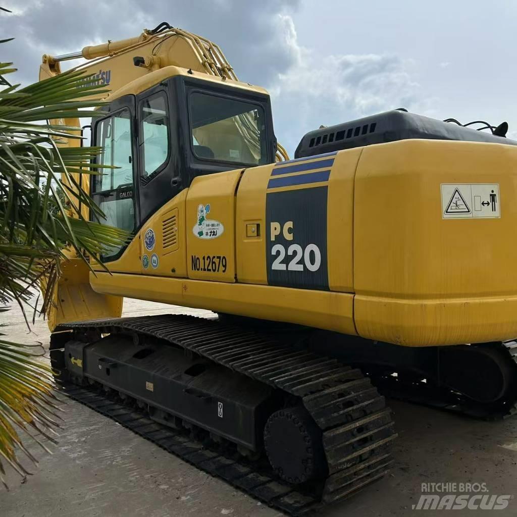 Komatsu 220-7 大型油圧ショベル12t以上（パワーショベル・ユンボ）