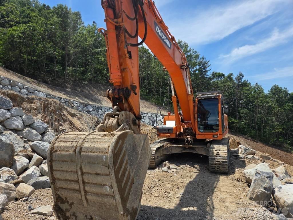 Doosan DX 300 LCA 大型油圧ショベル12t以上（パワーショベル・ユンボ）