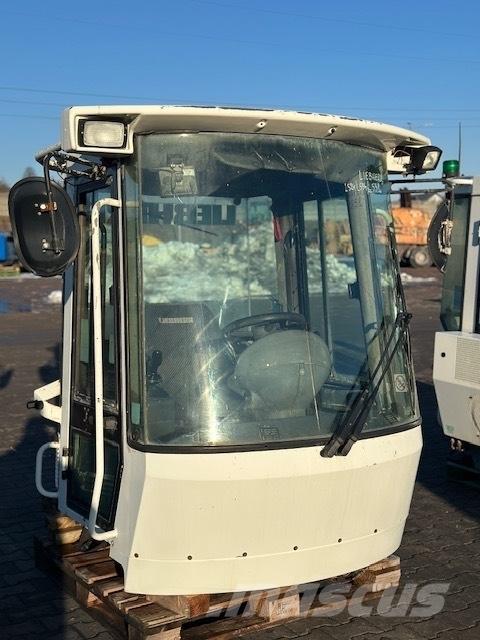 Liebherr L 538 CAB キャビン及び内装