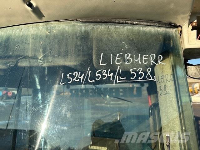 Liebherr L 538 CAB キャビン及び内装