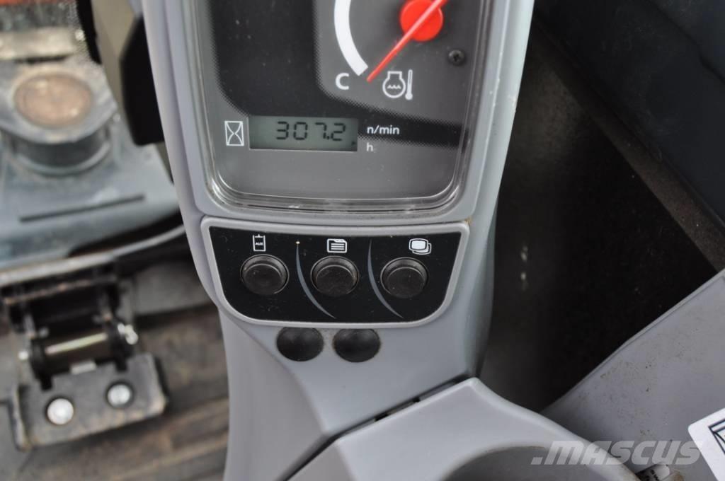 Kubota KX 027-4 ミニ油圧ショベル 7t以下（ミニユンボ・ミニディガー）