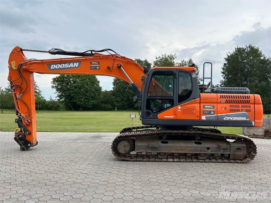 Doosan DX225LC-5 大型油圧ショベル12t以上（パワーショベル・ユンボ）