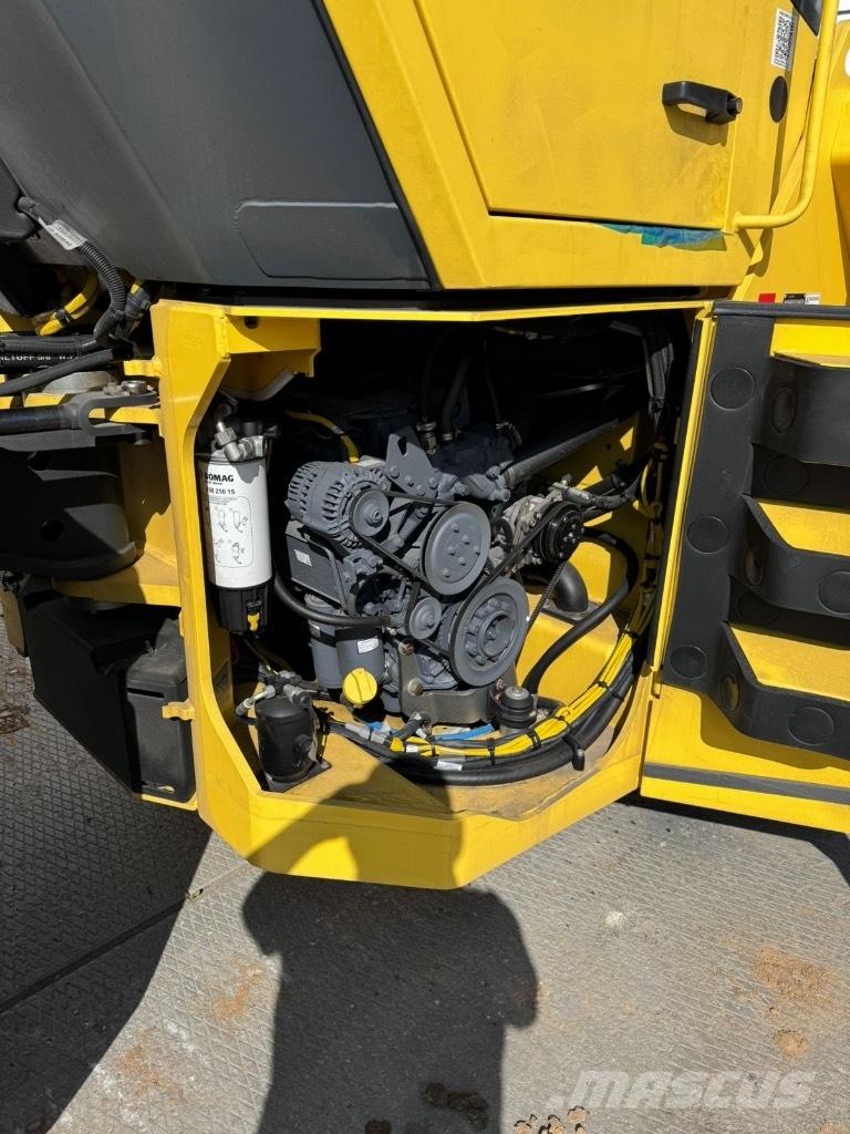 Bomag BW 202 AD-4 タンデムローラ