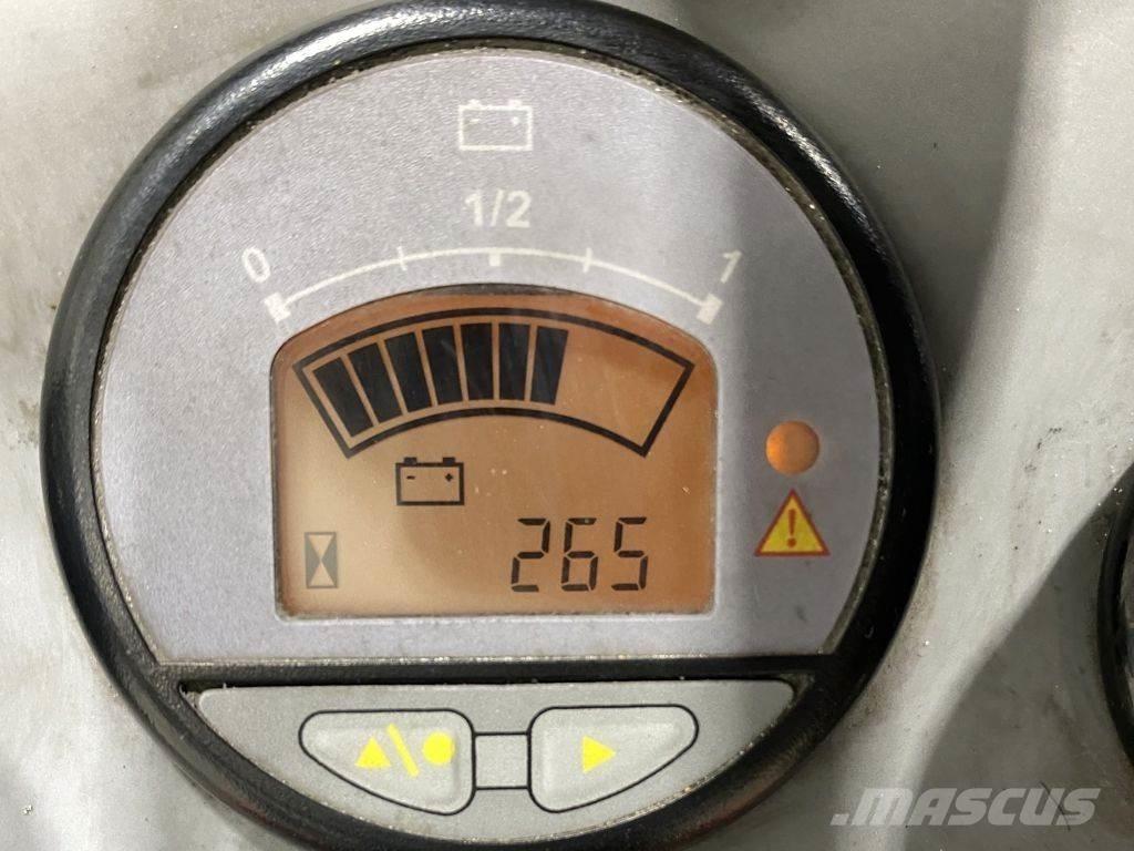 Hako B980 スイーパー･スクラバー（コンビネーション床洗浄機）