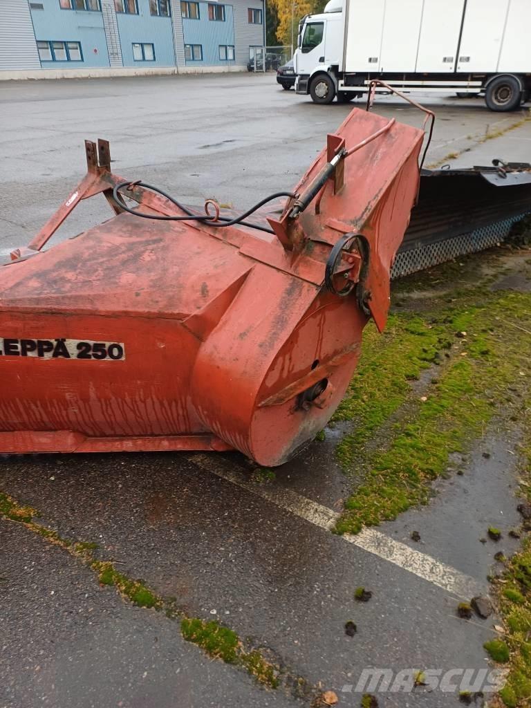 Leppä Leppä 250 除雪機