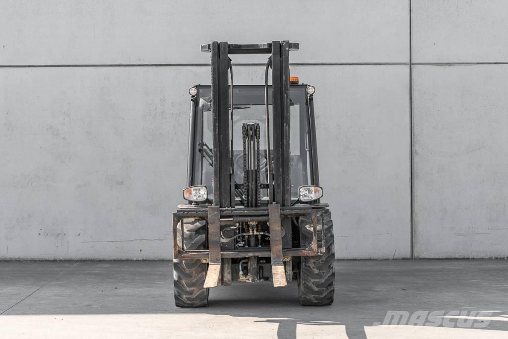 Manitou MC 25-4 ディーゼル・軽油