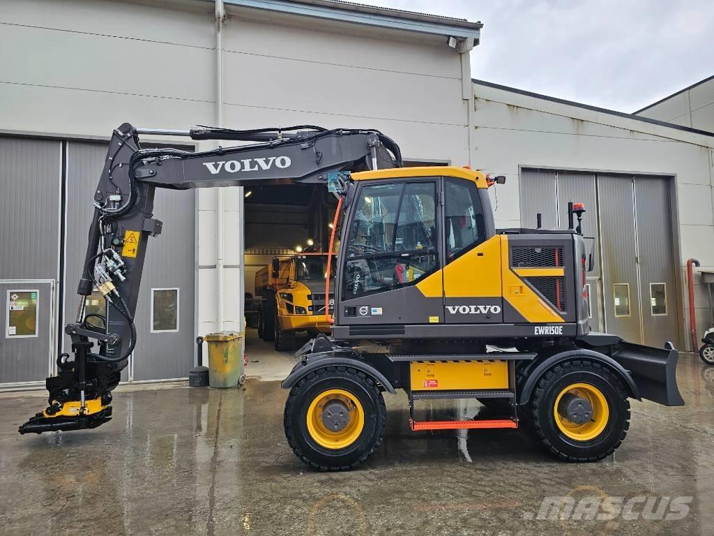 Volvo EWR150E ホイール式油圧ショベル（パワーショベル・ユンボ・バックホー）