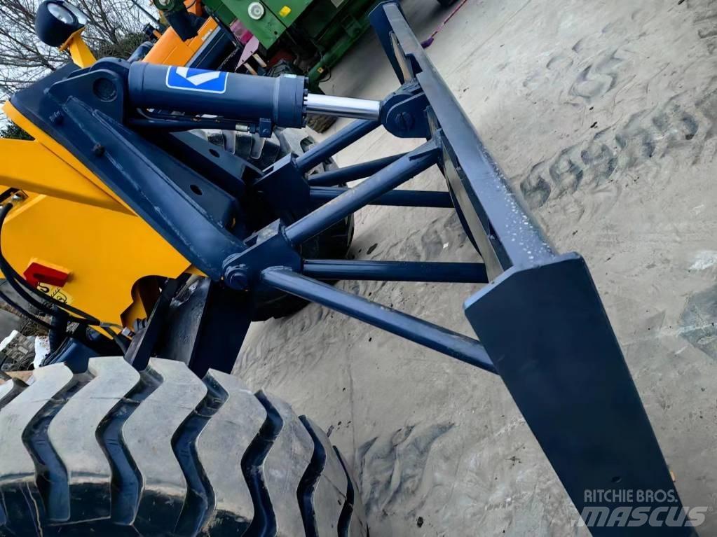 XCMG GR 2153 モーターグレーダー
