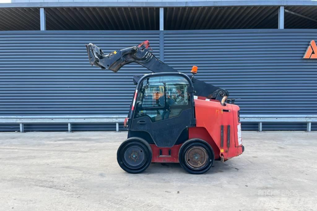 JCB R260 スキッドステアローダー