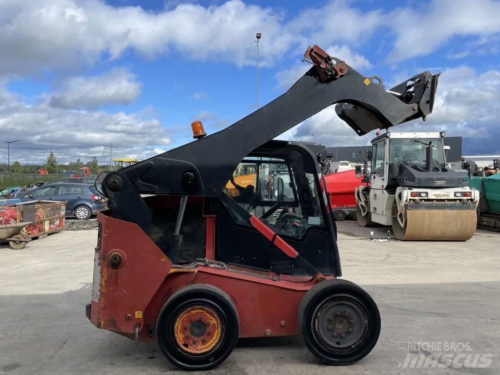 JCB R260 スキッドステアローダー