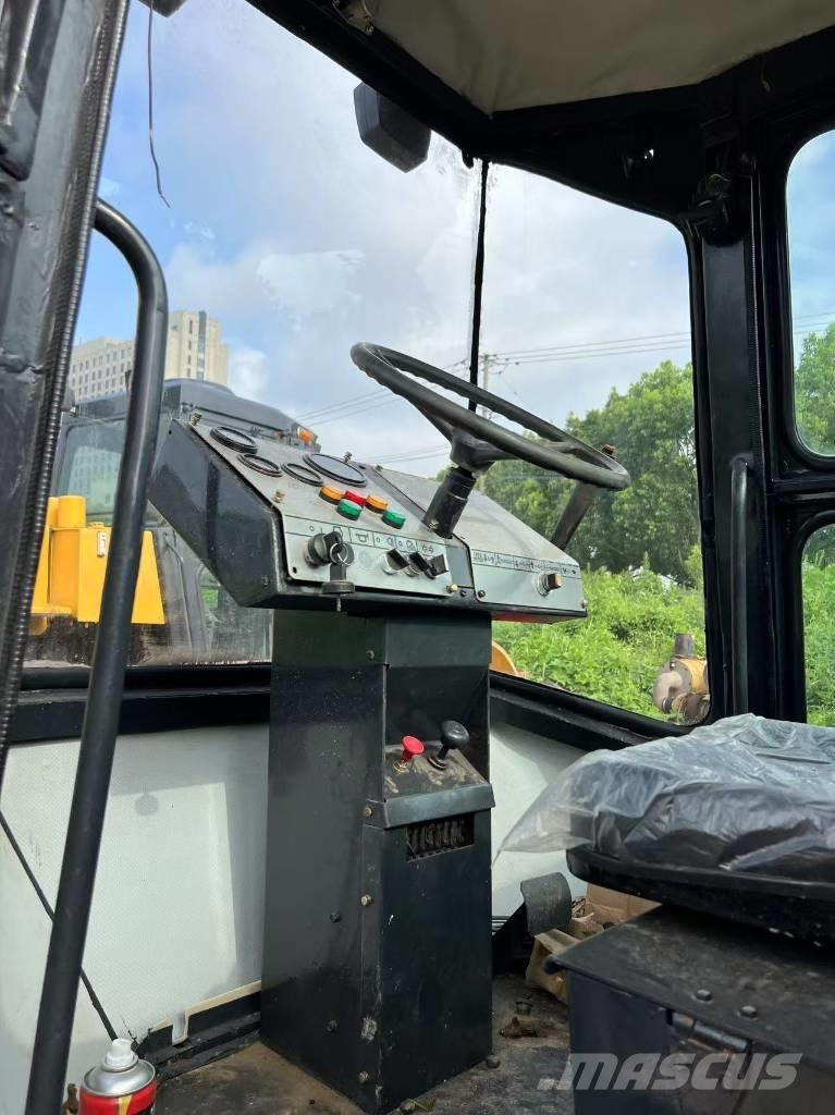 Dynapac CA25D 振動ローラ