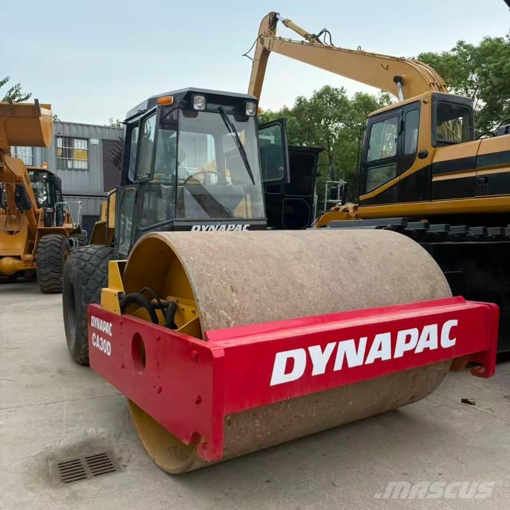 Dynapac CA 30 D 振動ローラ