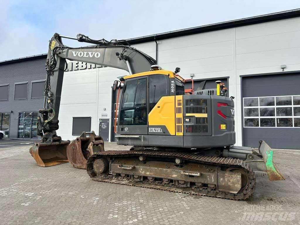 Volvo ECR 235 E LC 大型油圧ショベル12t以上（パワーショベル・ユンボ）