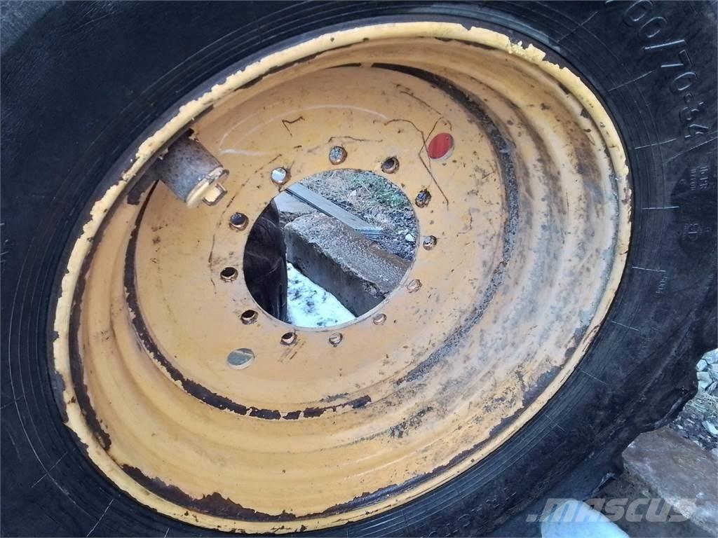 Rottne H20 20x34 タイヤ、ホイル、リム