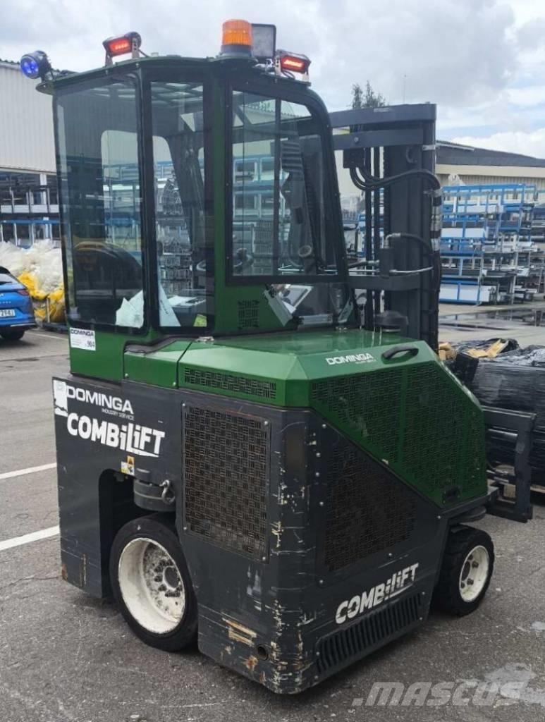 Combilift CB 2500 全方向リーチ型フォークリフト