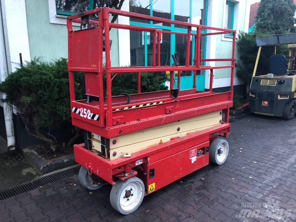 JLG 2030 F3    V-3409 垂直昇降型リフト