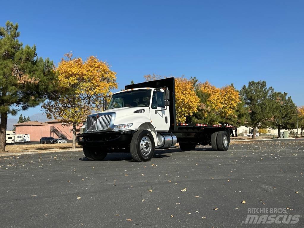 International 4300 平ボディー