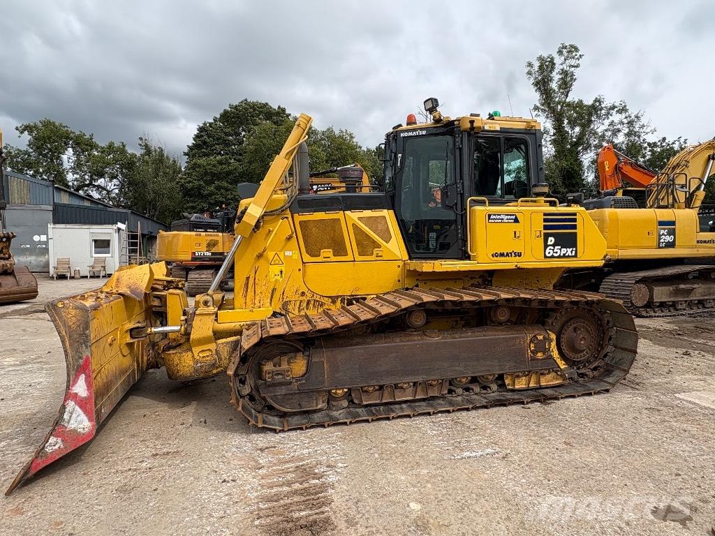 Komatsu D65PXI-18 ブルドーザー