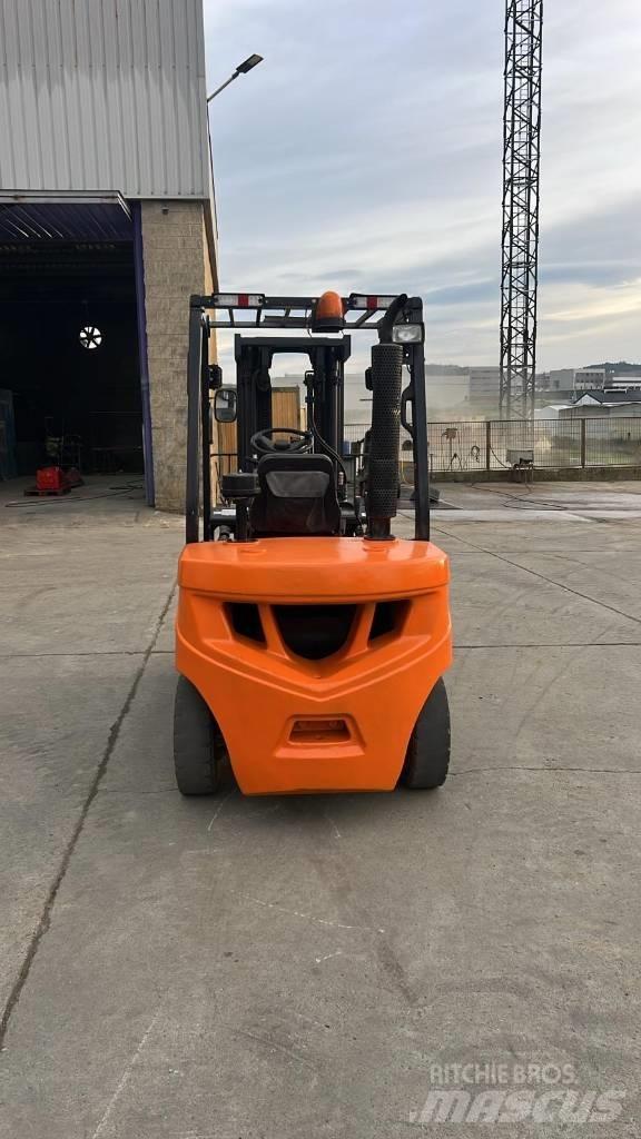 Doosan D 30 G ディーゼル・軽油