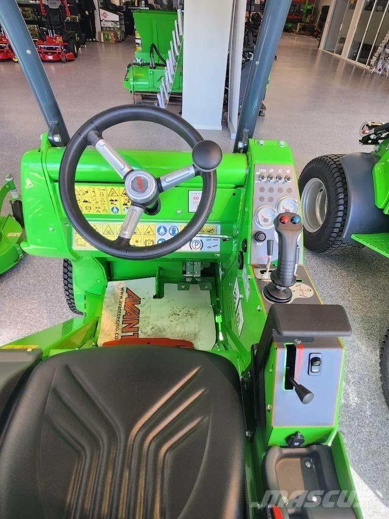 Avant 423 スキッドステアローダー