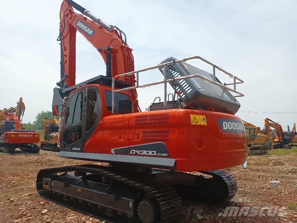 Doosan DX 300 大型油圧ショベル12t以上（パワーショベル・ユンボ）
