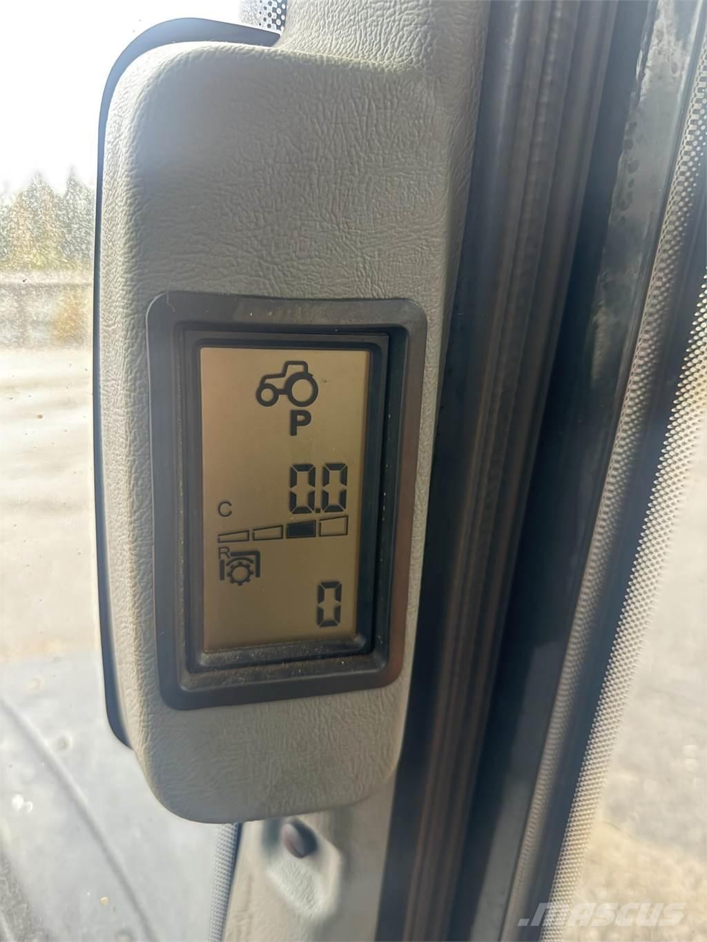 Valtra N142 トラクター