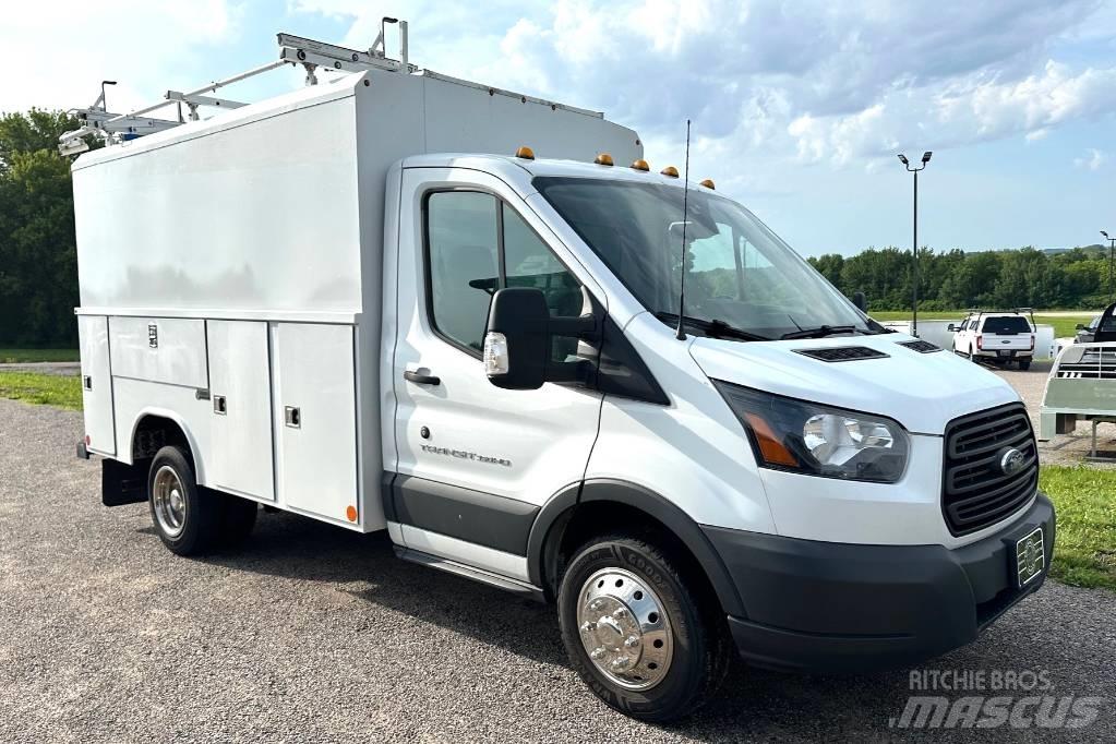 Ford Transit 350 ピックアップ／ドロップサイド