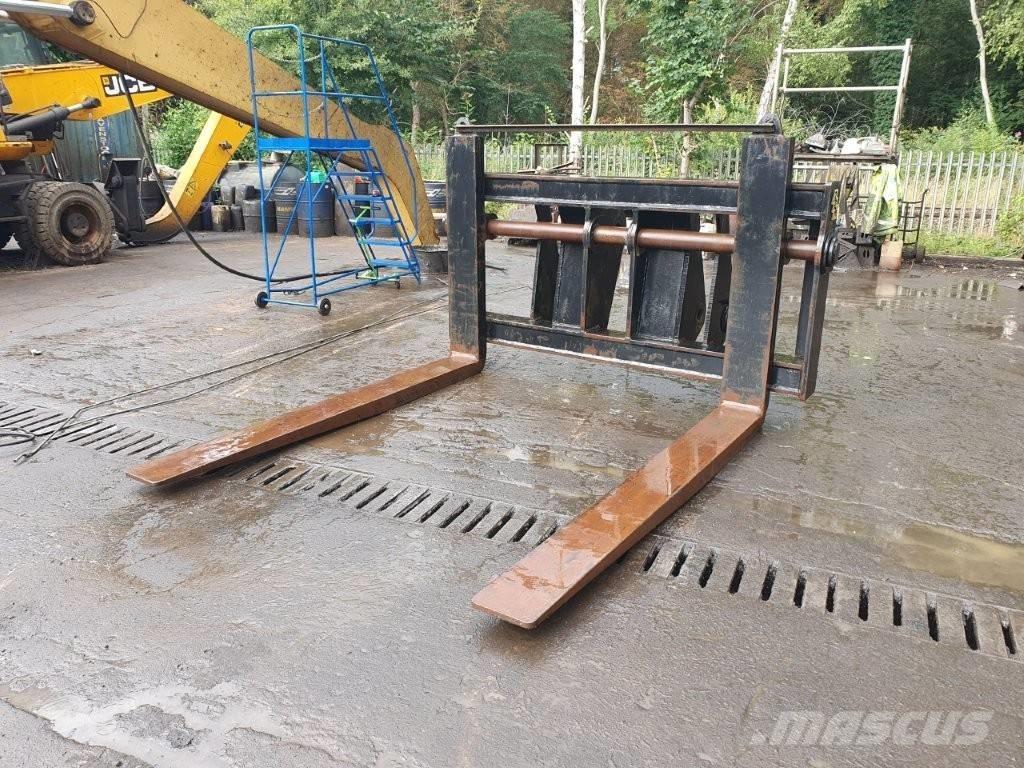 Volvo L 220 D フォーク