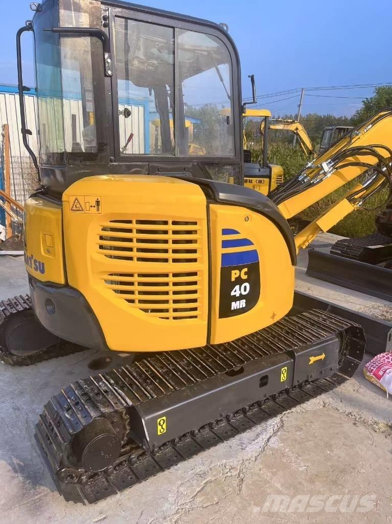 Komatsu PC 40 MR ミニ油圧ショベル 7t以下（ミニユンボ・ミニディガー）