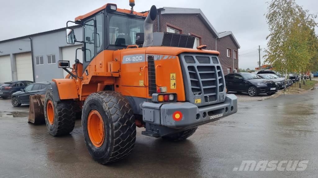 Doosan DL 200-3 ホイールローダー・タイヤショベル