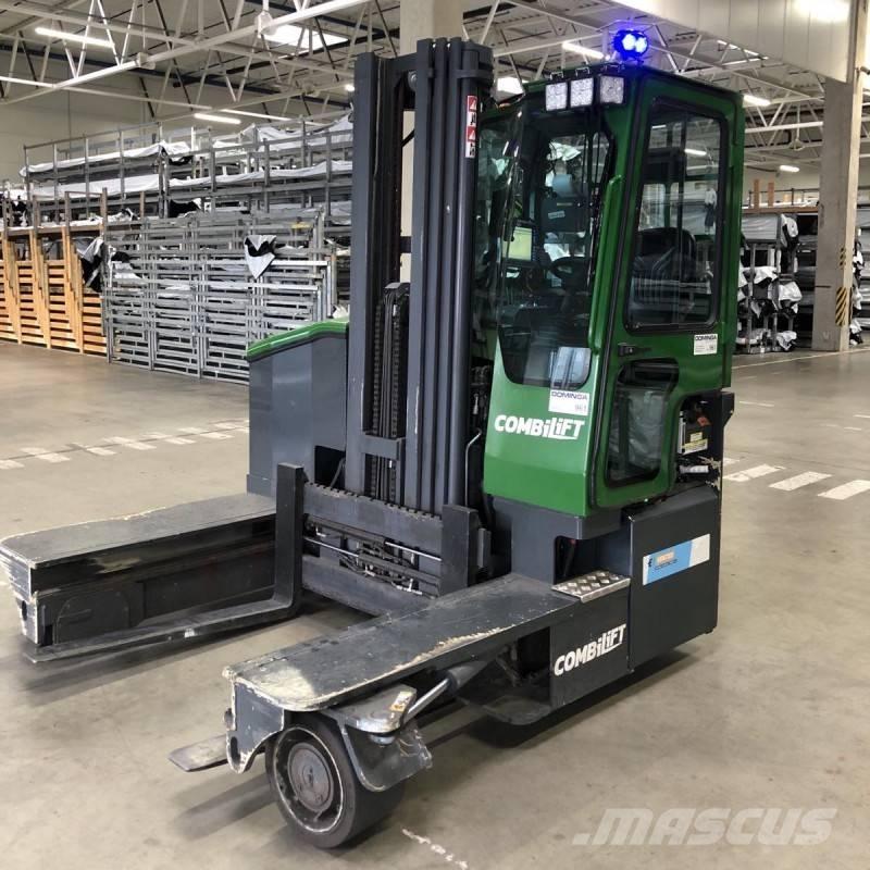 Combilift C 4000 ET 全方向リーチ型フォークリフト