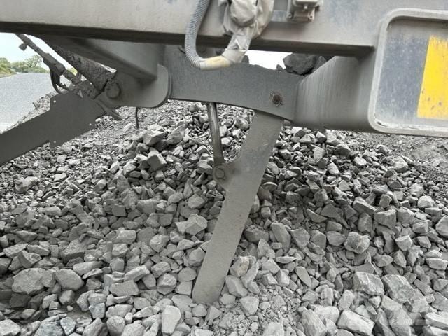 Metso LT 300 HP 自走式クラッシャー