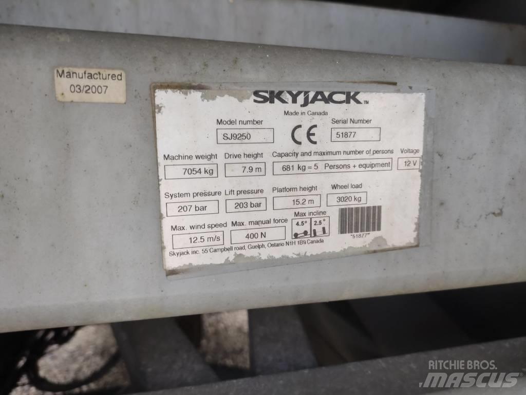 SkyJack SJ 9250 シザースリフト