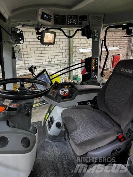 CLAAS AXION 830 トラクター