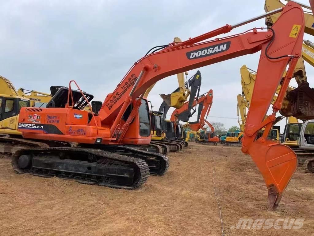 Doosan 225-7 大型油圧ショベル12t以上（パワーショベル・ユンボ）