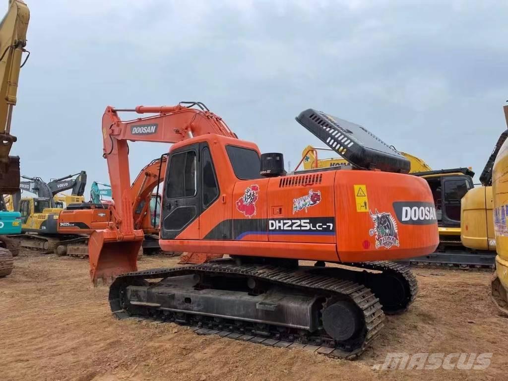 Doosan 225-7 大型油圧ショベル12t以上（パワーショベル・ユンボ）