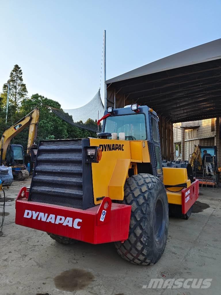 Dynapac CA 301 D 振動ローラ