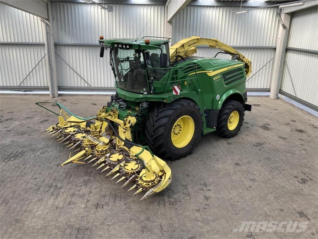 John Deere 8300 自走式フォレージハーベスター