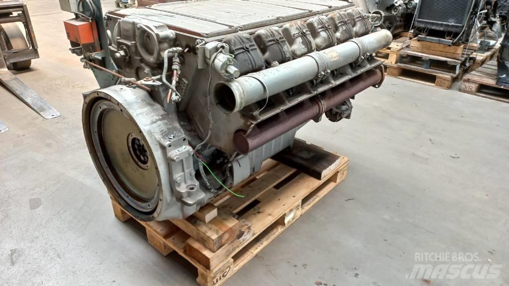 Deutz F12L413 エンジン
