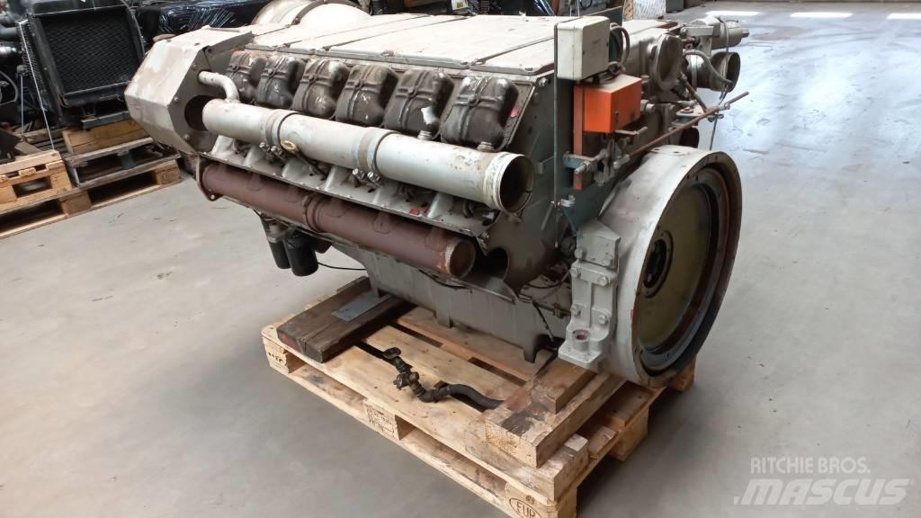 Deutz F12L413 エンジン