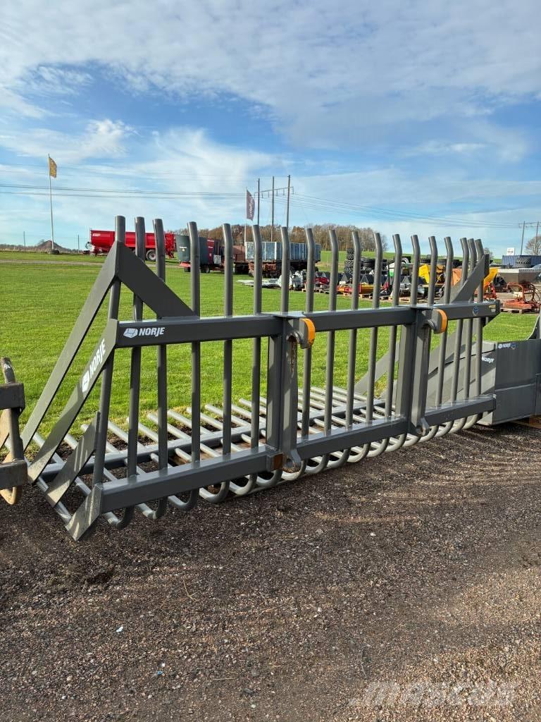 Norje Ensilagegrep 農業機械 -　その他