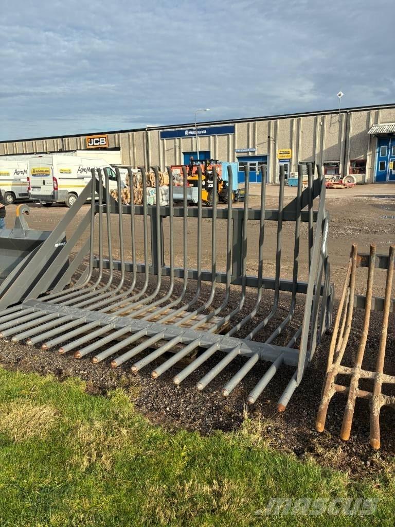 Norje Ensilagegrep 農業機械 -　その他