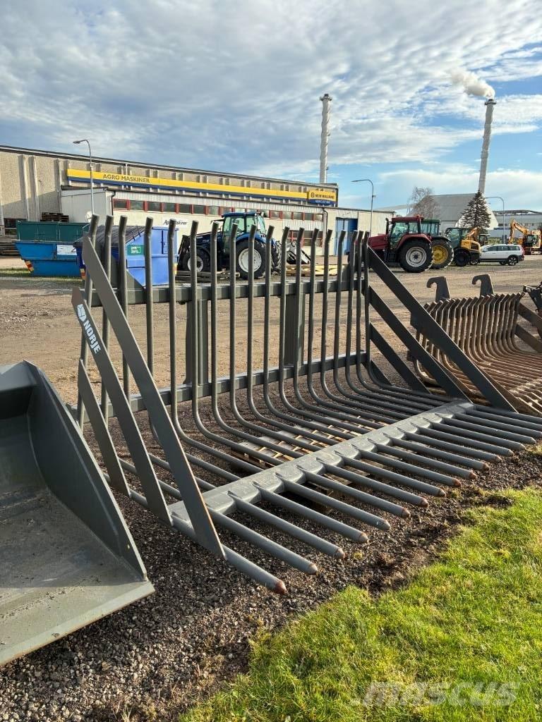 Norje Ensilagegrep 農業機械 -　その他