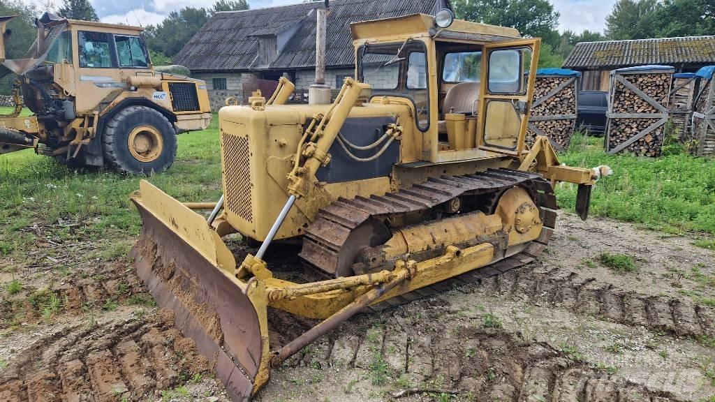 CAT D 4 D ブルドーザー