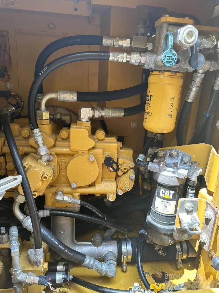 CAT CAT325 中型油圧ショベル 7ｔ-12ｔ（ユンボ・パワーショベル・バックホー）