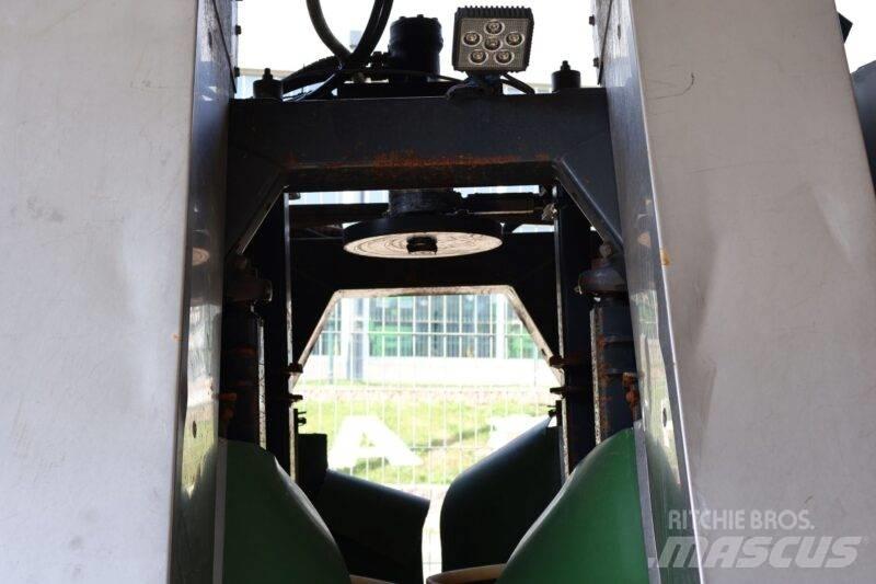 Pellenc 3050 グレープ収穫機械