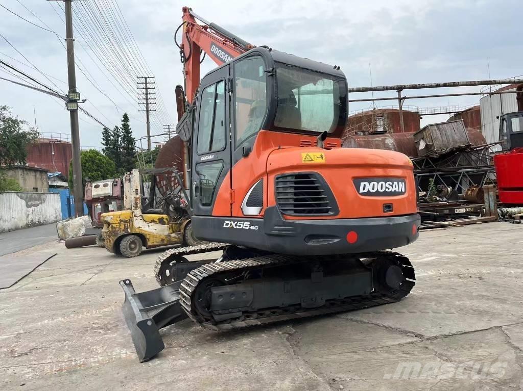 Doosan DX 55 ミニ油圧ショベル 7t以下（ミニユンボ・ミニディガー）